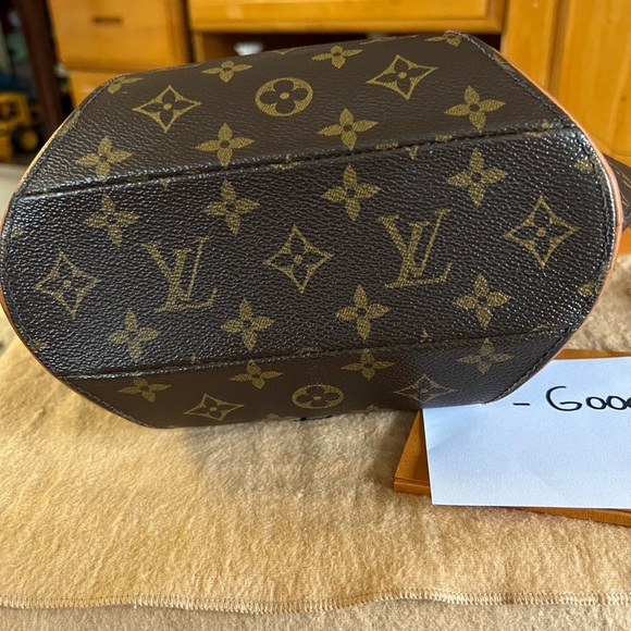 ‼️🌺Authentic Louis Vuitton Ellipse in PM size 🌸‼️ - Picture 6 of 12